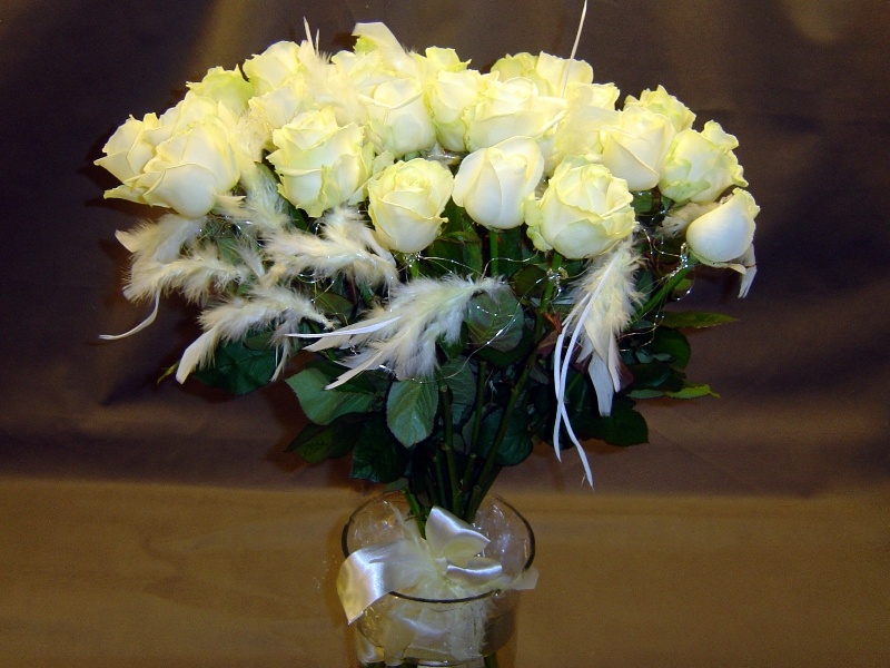 Kod: BKT025, Bukiet wykonany z następujących kwiatów: róże